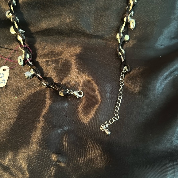 And Lovely Big Rhinestone Statement Necklace & Earring Set - Picture 7 of 13